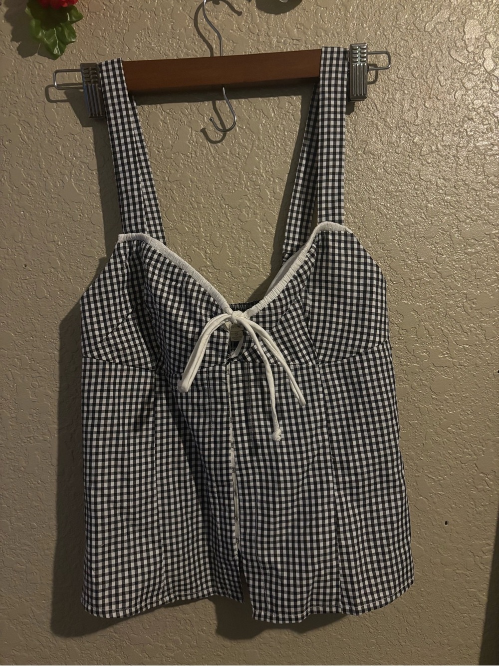 Gingham Tie-Front Women’s Tank Top - Black & White